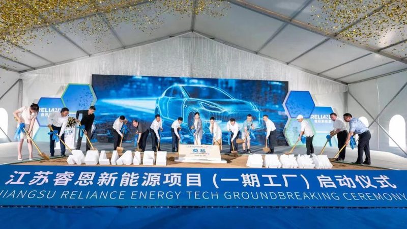 户用储能逆变器分类解析：优缺点全解析**